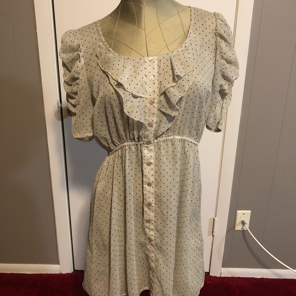 Vintage polkadot ruffle dress